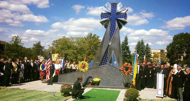 В Америці відкрили пам’ятник українцям