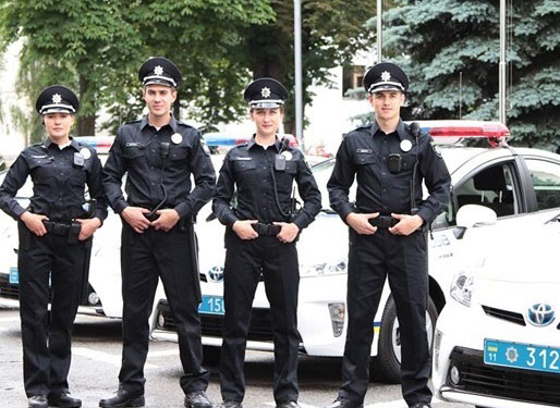 Коли й куди подавати заявки охочим стати поліцейським?
