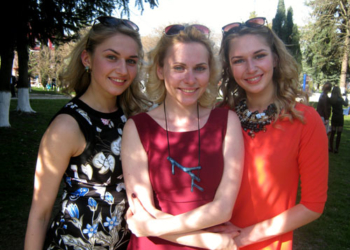 Леся Наконечна: «Мама нас порівнює із трьома деревами у лісі»