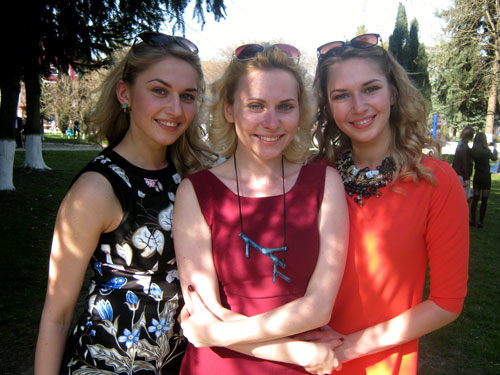 Леся Наконечна: «Мама нас порівнює із трьома деревами у лісі»