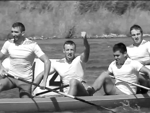 Ельнур Ахадов — другий зліва.