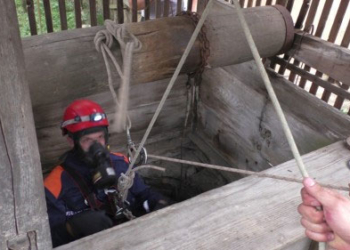 У Почаєві монах втопився у криниці