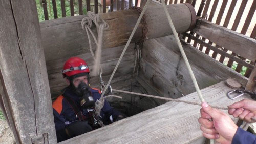 У Почаєві монах втопився у криниці
