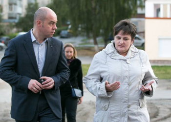 Мешканцям вул. Над Яром, 8 обіцяють допомогти