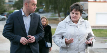 Мешканцям вул. Над Яром, 8 обіцяють допомогти