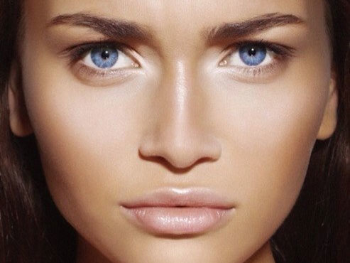 Юна красуня з Тернополя просить підтримки у земляків