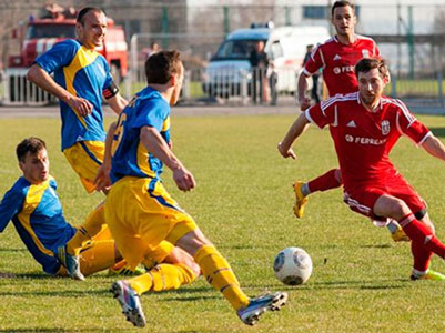 Тернопільські клуби — на різних полюсах