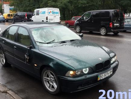 Аварія в Тернополі: чоловік загинув, жінка – у важкому стані