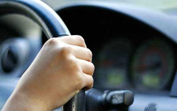 Викрали автомобіль на очах у власника