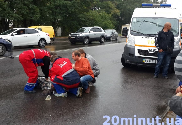 Аварія в Тернополі: чоловік загинув, жінка – у важкому стані