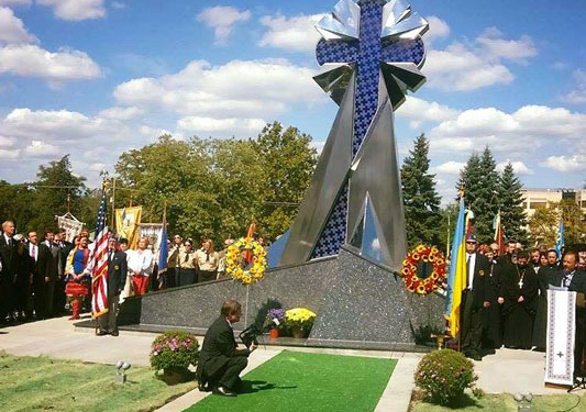 В Америці відкрили пам’ятник українцям