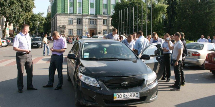 Суд без вироку для високопосадовців-хабарників