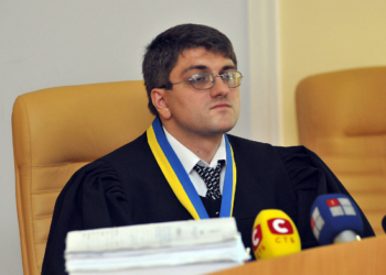 Скандальному судді Кірєєву, оголошеному в розшук, досі нараховують зарплату