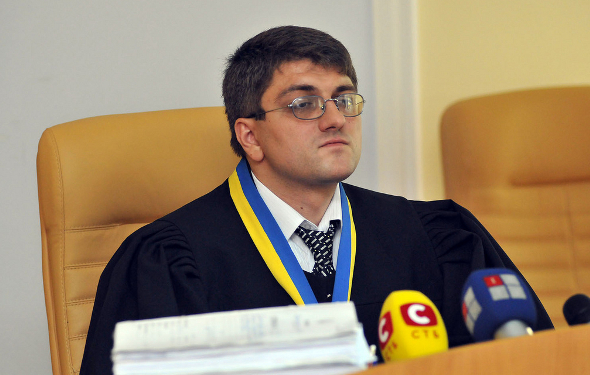 Скандальному судді Кірєєву, оголошеному в розшук, досі нараховують зарплату