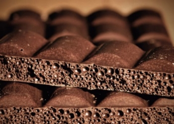 Піца, шоколад, яблука і сир – рейтинг продуктів, що викликають залежність