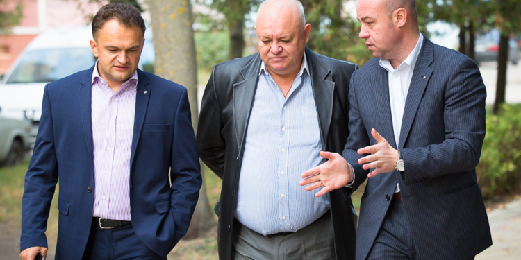 У Тернополі на бульварі Куліша облаштовують дитячі та спортивні майданчики