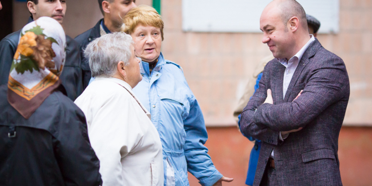 Щоранку та щовечора Сергій Надал спілкується з тернополянами