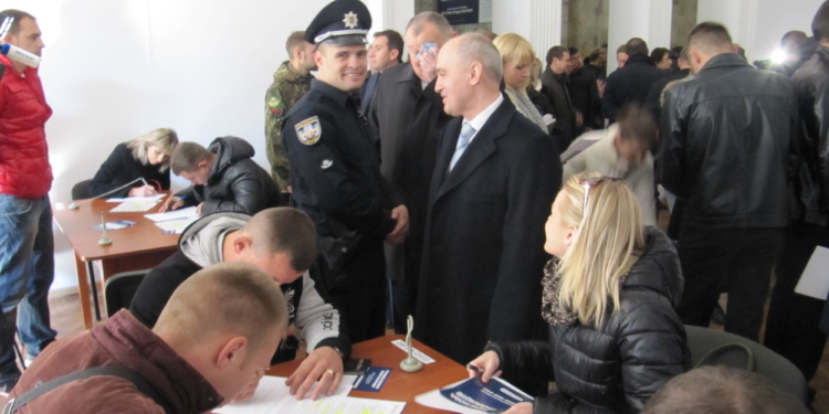 До патрульної поліції Тернополя уже подали заяви 1475 охочих