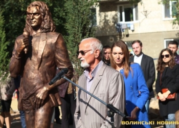 Кузьмі Скрябіну встановили пам’ятник