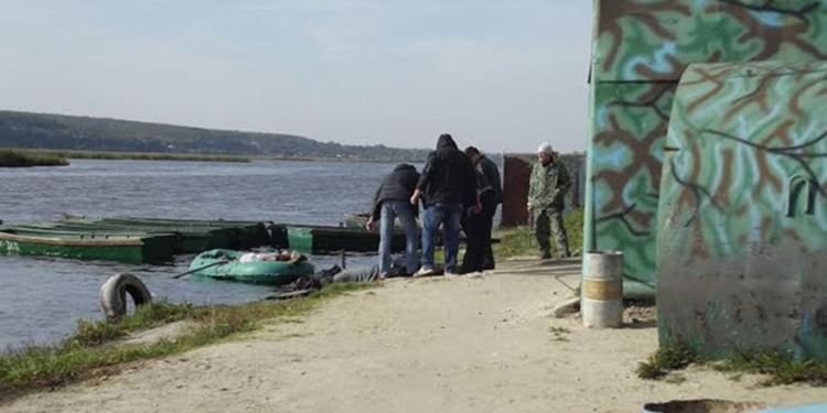 На Тернопільщині зі ставка витягли тіло рибалки