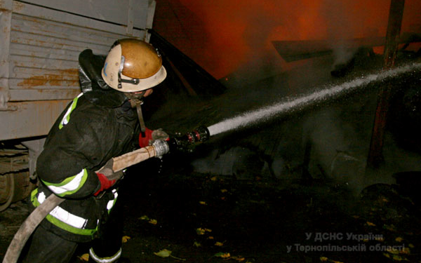 На Тернопільщині гасили пожежу на мільйон гривень