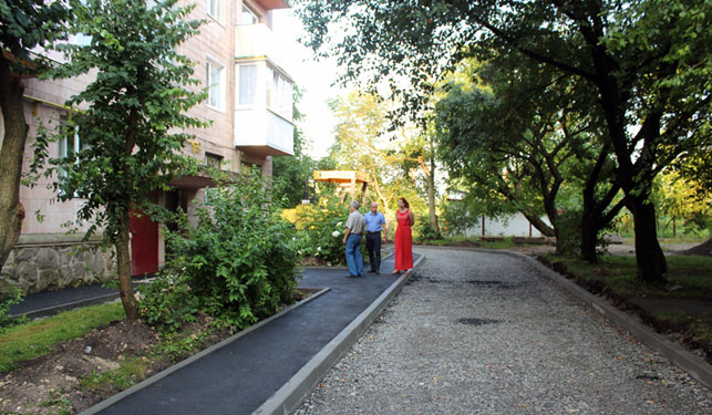 За якої умови в Тернополі відремонтують усі прибудинкові території та заїзди до будинків?