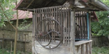 На Борщівщині з криниці витягли тіло чоловіка