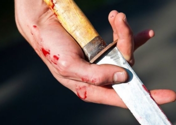 Бійка у Тернополі: чоловікові в груди встромили ножа