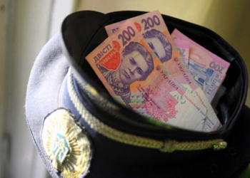 За хабар судитимуть директора автошколи