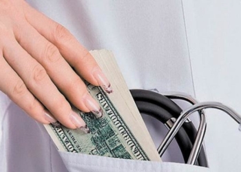 Лікарка-хабарниця відбудеться не тільки штрафом