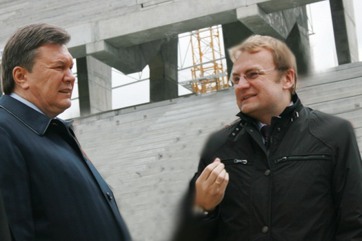 Оце масштаби! Садовий створив «Сім’ю», яка «дерибанить» народну власність Львова