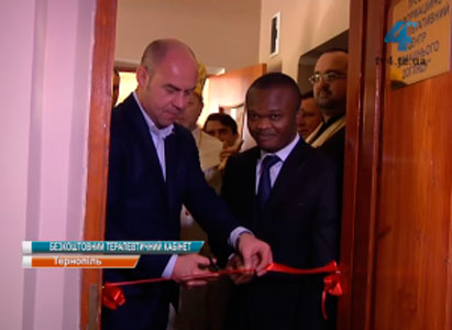 Іноземні студенти безкоштовно надаватимуть медичну допомогу тернополянам у «Карітасі»