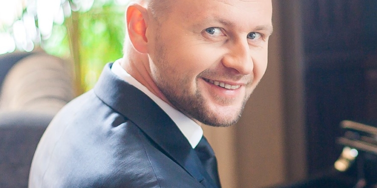 Павло Табаков: “Я хотів стати архелологом, колупався в історичних фактах”