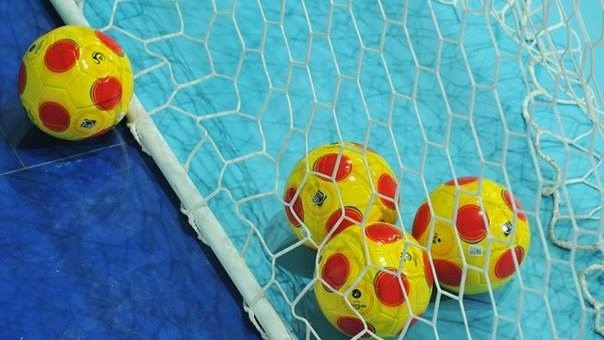 Футзал. Фаворити йдуть без втрат