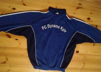 Спортивну куртку Януковича виставили на аукціон