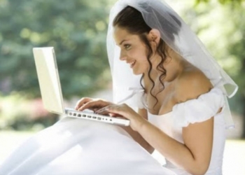 Подати заяву до ДРАЦСу можна не виходячи з дому