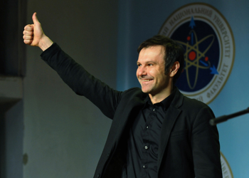 Користувачі соціальних мереж найбільше читають Вакарчука