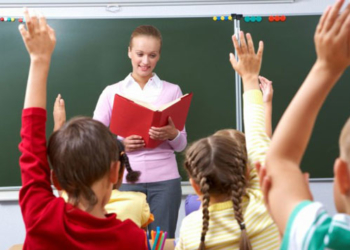 Учителям підвищать зарплату, але…