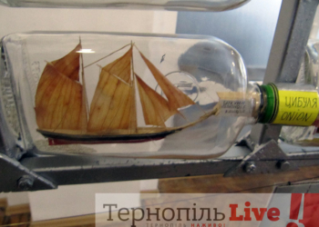 Кораблі у пляшечці з-під… парфумів