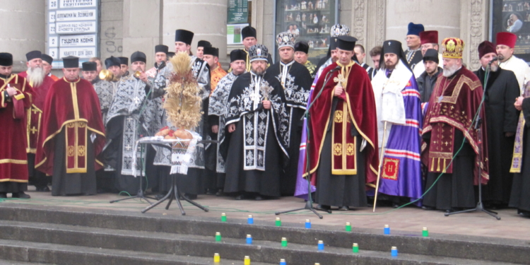 Тернополяни вшанували пам’ять жертв Голодоморів (ФОТО)
