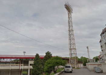 У Тернополі студент стрибнув із електороопори через дівчину