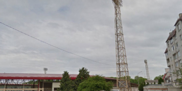 У Тернополі студент стрибнув із електороопори через дівчину