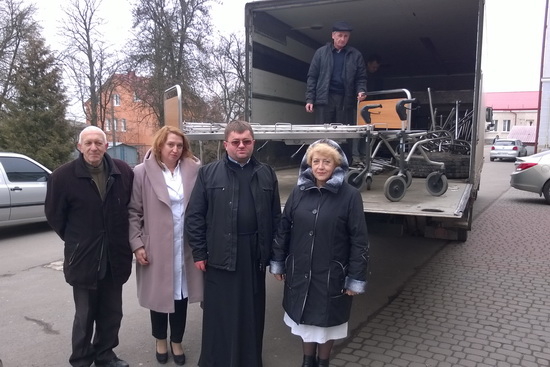 Митрополит Василій (Семенюк) допоміг Тернопільській лікарні із засобами для хворих