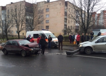 На «Дружбі» зіткнулися дві автівки. Є потерпілий