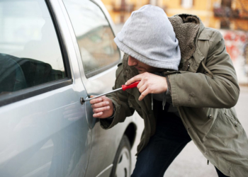 За викрадену автівку вимагали гроші