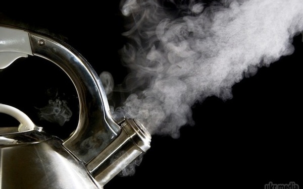 Чим небезпечно кип’ятити воду двічі?