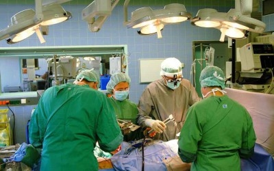 Американські хірурги 26 годин пересаджували пацієнту обличчя (ВІДЕО)