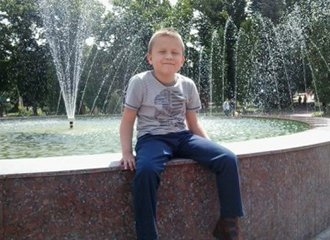 Допоможіть маленькому Назарчику, який уже 3 місяці прикутий до ліжка