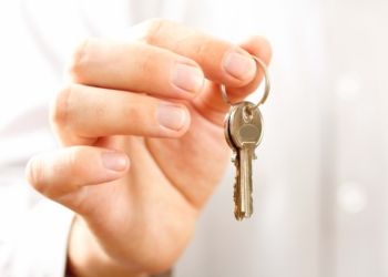 Квартирні аферисти ошукують клієнтів через інтернет