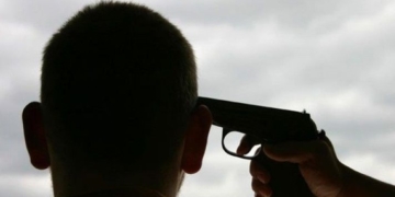 Син застрелився після… смерті матері